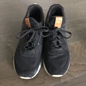 New balance black sneakers 7.5 womens